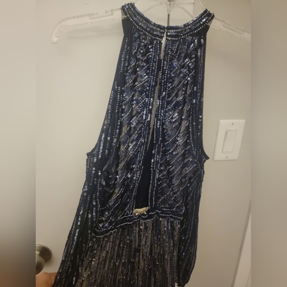 Parker Black Sequined / Embellished Cold- Shoulder Evening Dress, Blue, Size 0 - Picture 9 of 12